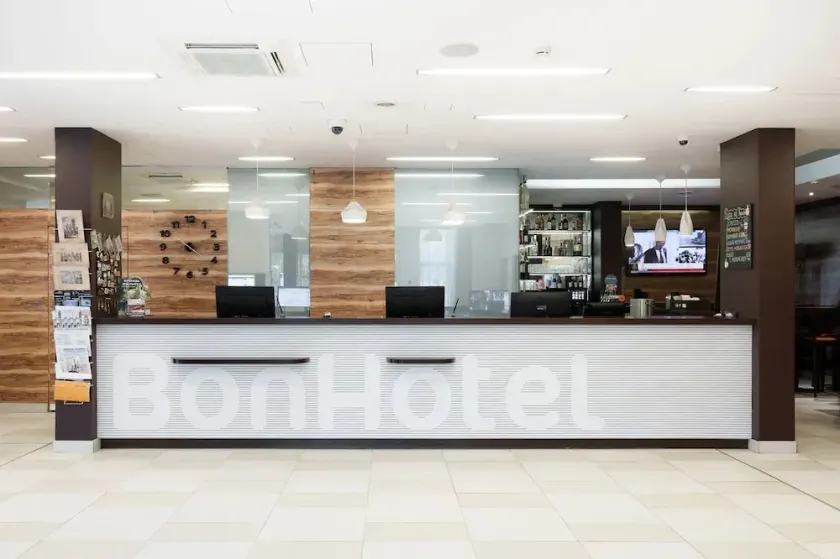 Bonhotel - Image 1