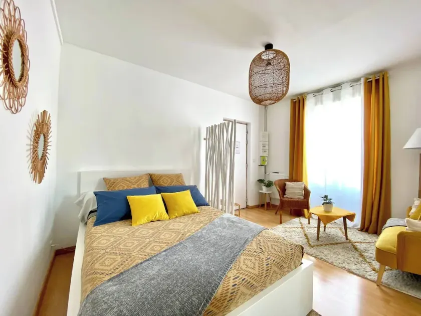 Bohemia - Bohemian cocoon near Centre & Netflix - Image 1