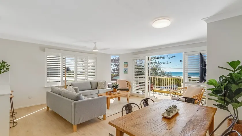 Beach Pines 5 - profitez des vibrations détendues de North Kirra Beachfront - Image 1