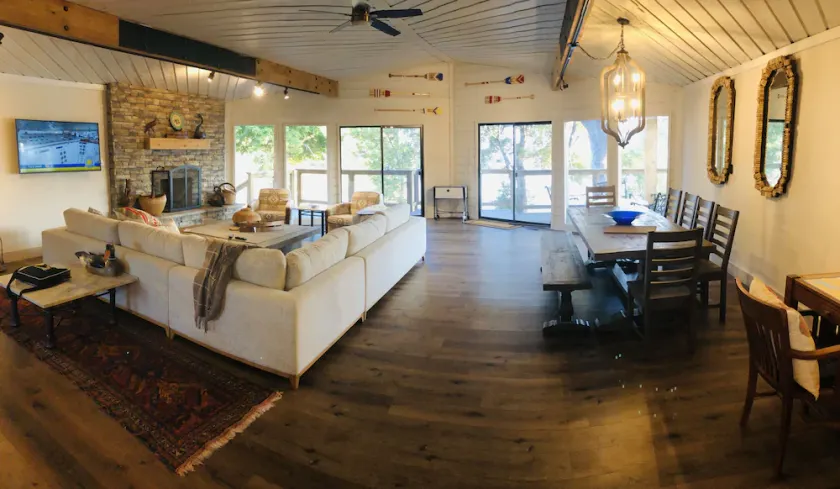 Rustic charm awaits you on Monkey Island with beautiful views of Grand Lake. - Image 1