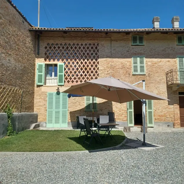 Relais \"Podere le Gaggie\" apt \"Il Fienile Alba Asti Nizza - Image 1