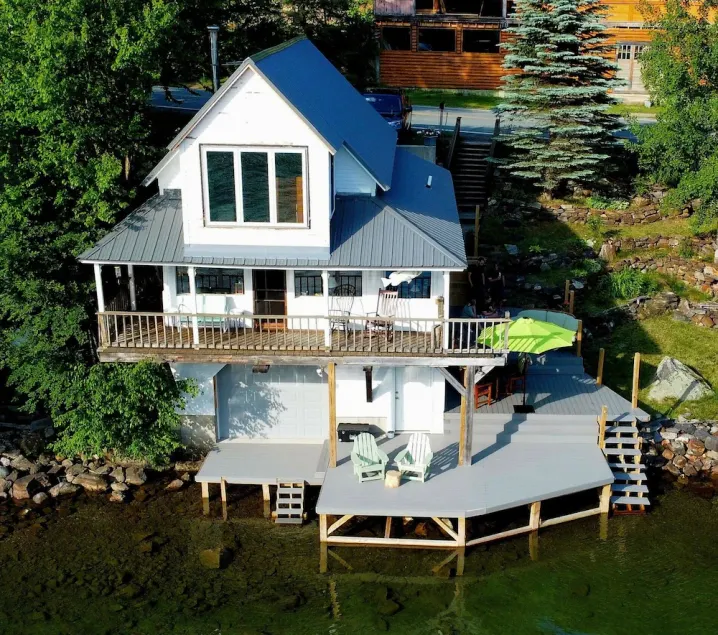 Lake Willoughby Waterfront Cottage - Image 1