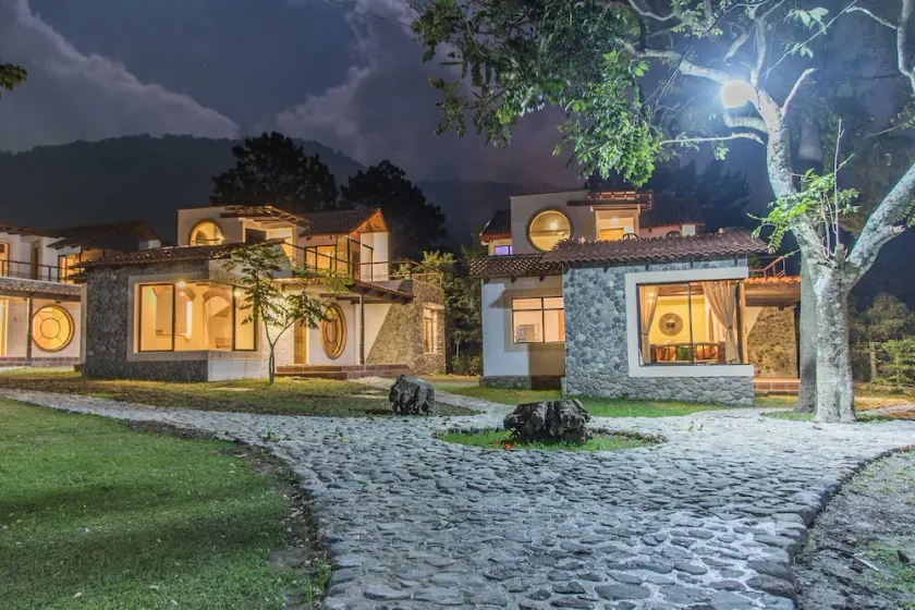 Villa Jucanya, excelentes vistas para o lago, longe do barulho, mas perto, 3 quartos. - Image 1