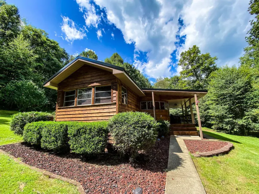 A Perfect Hideaway - Peaceful Mountain Retreat w/ Hot Tub - Image 1