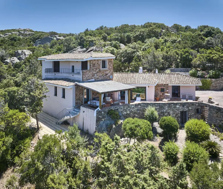 Grande villa panoramique prestigieuse et privée avec bois privé. - Image 1