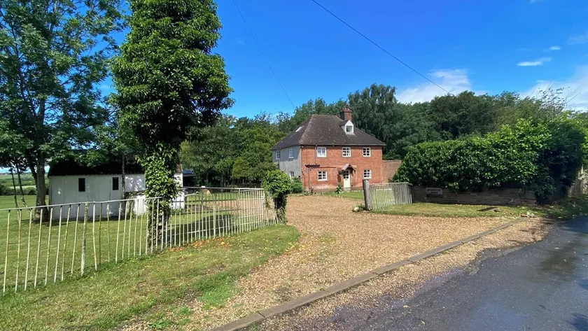 Country House. Amazing views. 40 mins from Central London. - Image 1
