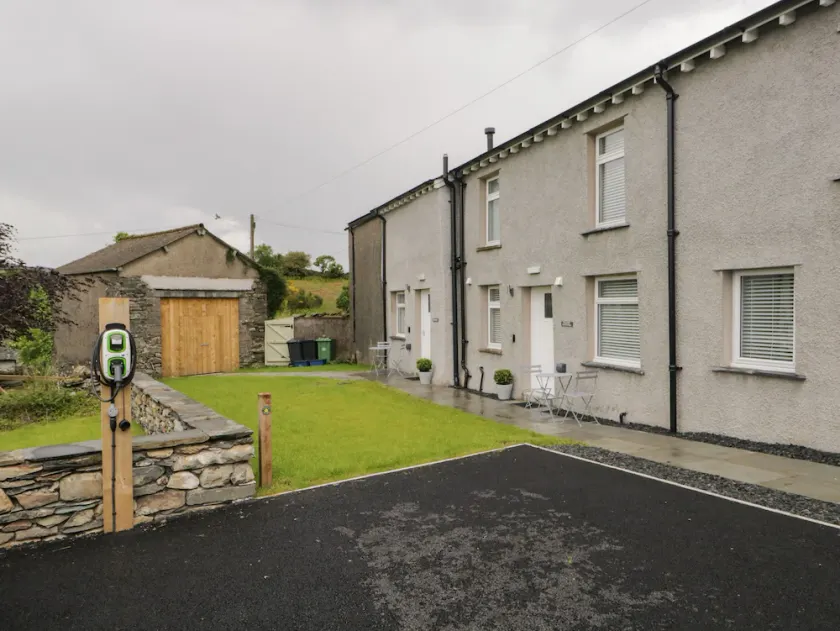 BILL’S BARN, pet friendly, with a garden in Ulverston - Image 1