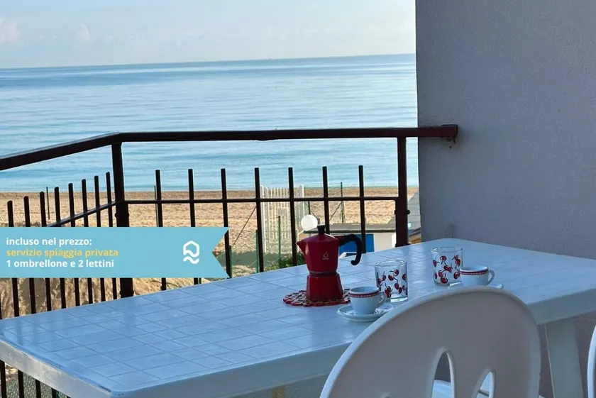 M97 - Marcelli, tre-rums lägenhet vid havet med privat strand - Image 1