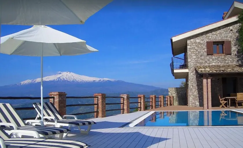 Poolvilla i rolige omgivelser. Helt unik udsigt til Mt. Etna, havet & Taormina - Image 1