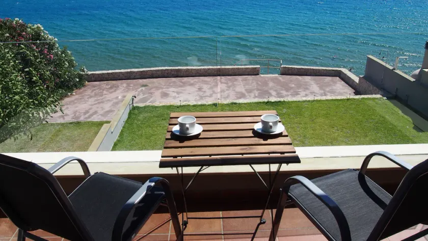 Dip In The Blue 1-4 camere da letto con vista mare e accesso diretto alla spiaggia - Image 1