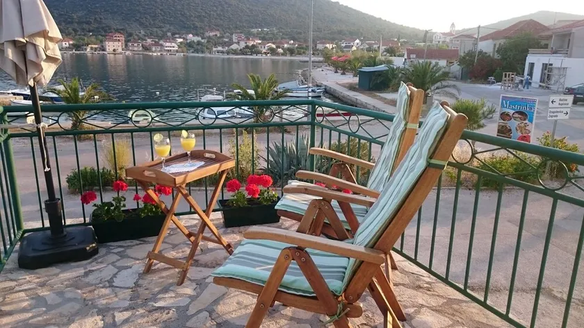 Seaside holiday house Vinisce, Trogir - 12066 - Image 1