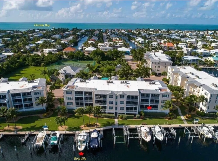 Bay Harbour Islamorada Oceanfront Views 3/2.5 UPDATED condo DOCK - Image 1