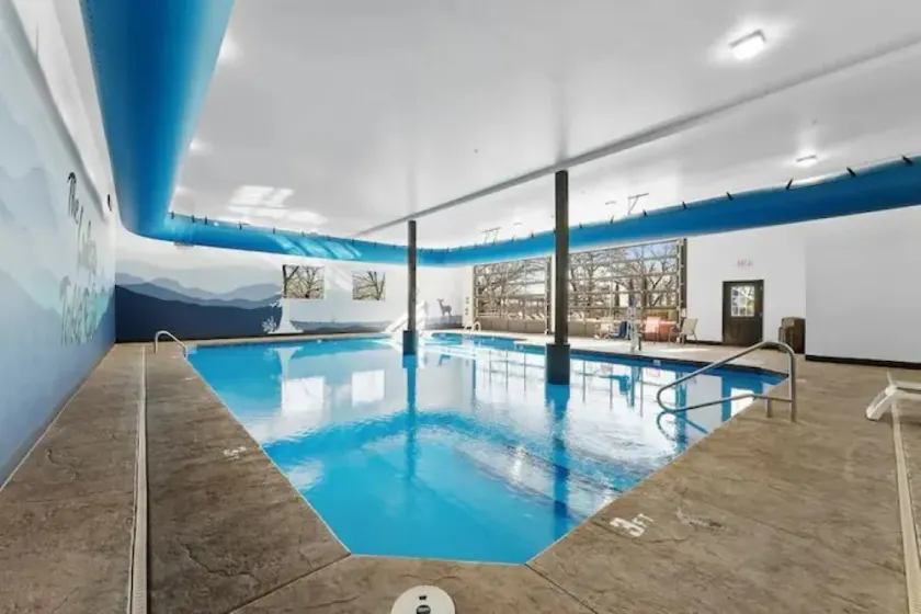 Possum Tracks Lodge - In der Nähe von Silberdollar, Clubhaus und Pool.  Sauber und edel - Image 1