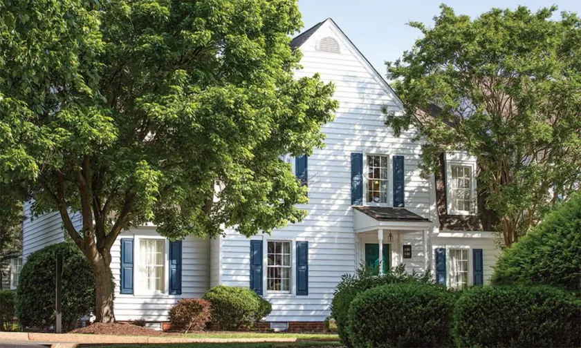 Genießen Sie unser Colonial Style Resort in Williamsburg mit kostenlosen Parkplätzen, Zugang zum Pool, Minigolf und Tennis - Image 1