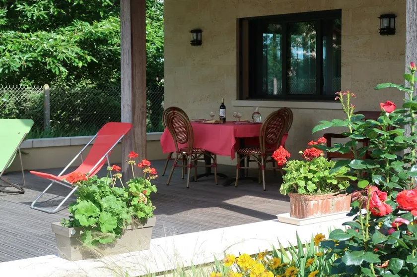 Maison indépendante de 120m2  accessible aux PMR face aux vignes du Pape Clément - Image 1