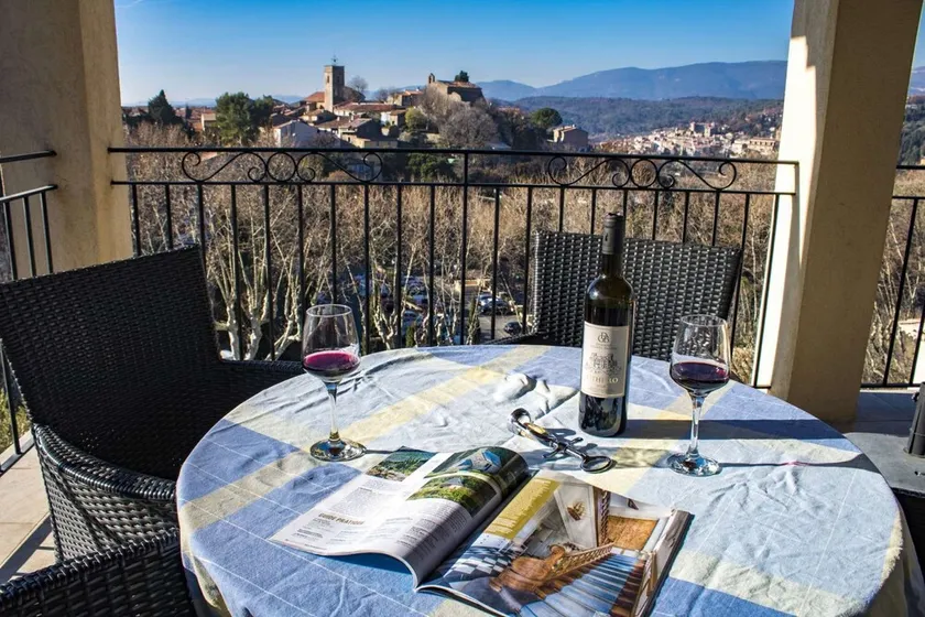 Apartment with Heated Pool and Panoramic View - Image 1