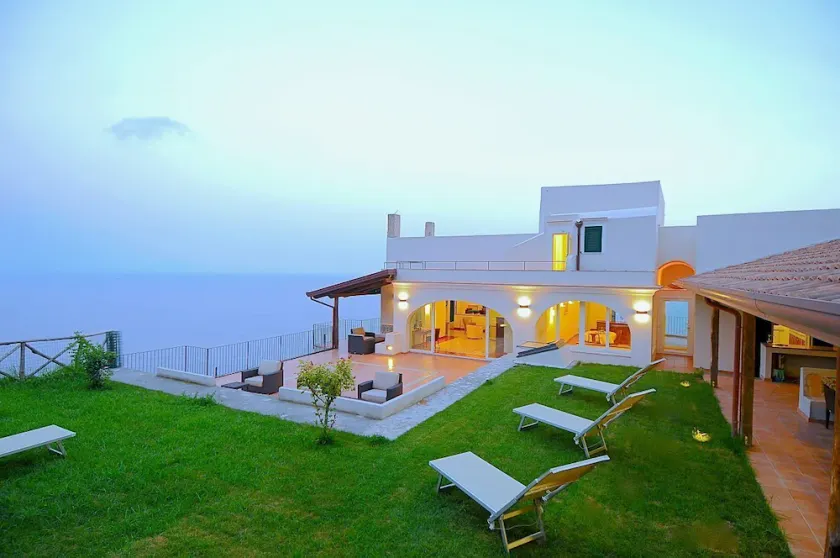 Villa avec piscine sur la côte Amalfitaine - Image 1