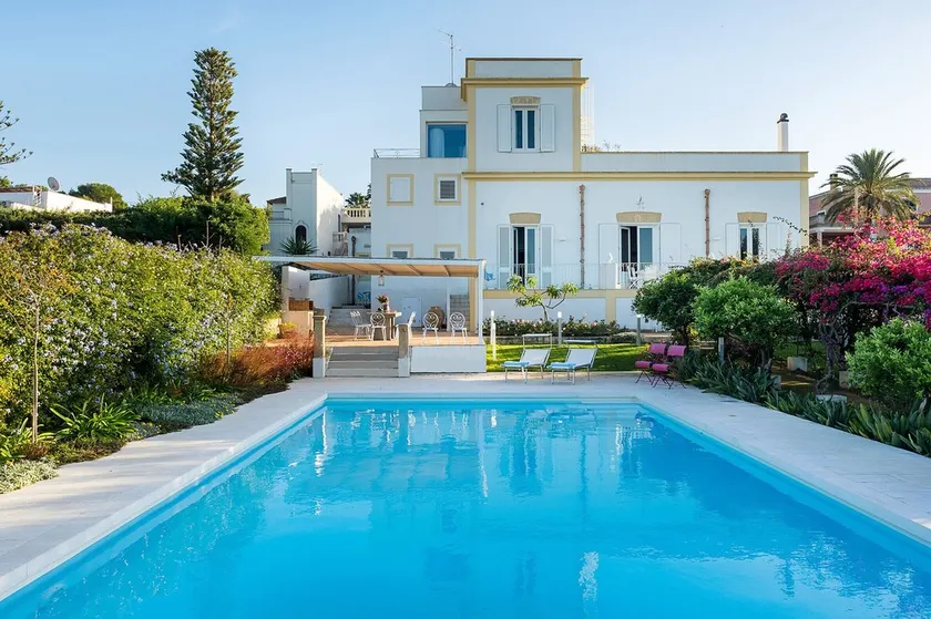 Exclusive villa with pool, external kithchen, in Marsala, Sicily - Image 1