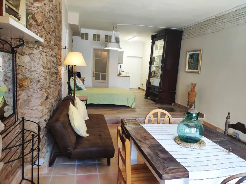 Loft LOVE, charming, cozy, comfortable, centrally located, king bed (2-4 pax). - Image 1