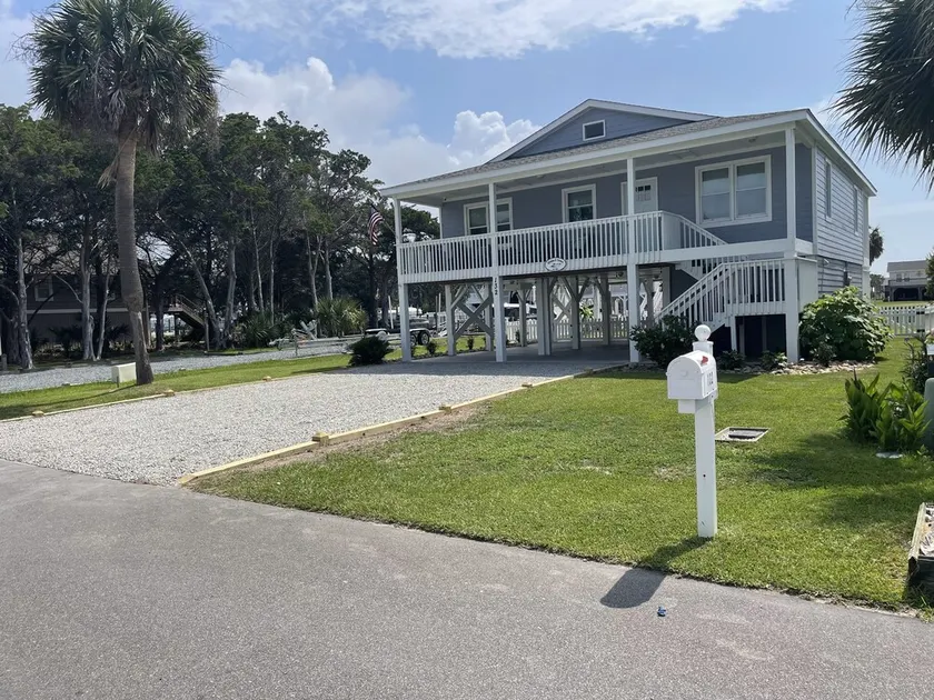 Renovated Canal Home WiFi Private Dock Close to Beach - Image 1