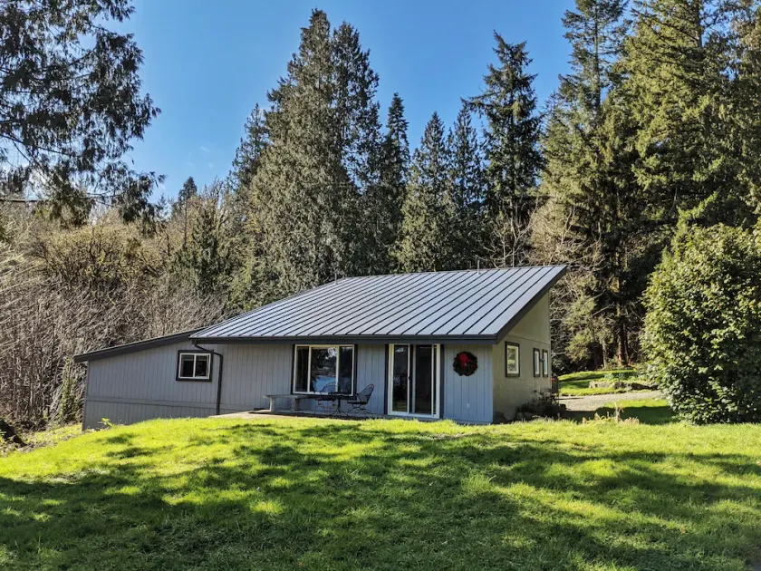 3br w/ beach access, large garden, beautiful views - Image 1
