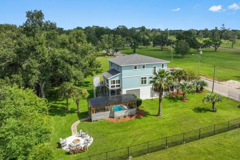 Stunning Custom Home. Walk to the Beach. Heated POOL! Elevator! - Image 1