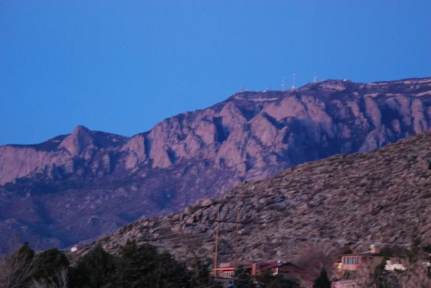North East Foothills, 4 Bedroom, Sunset Views - Image 1