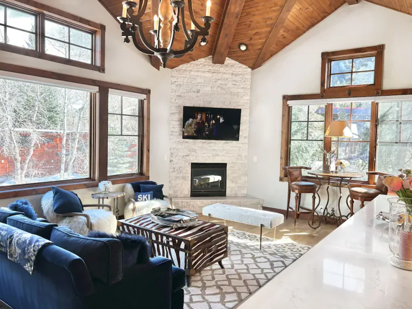 Prime Downtown Aspen Condo - Image 1