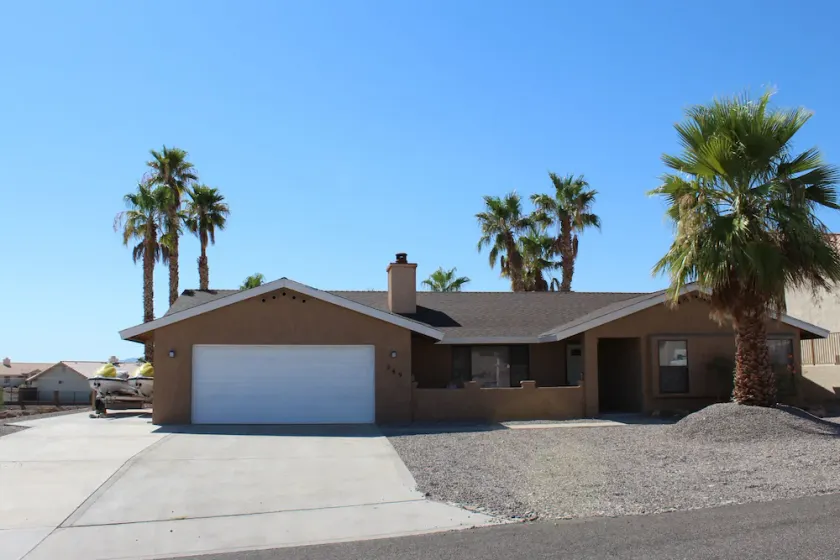 Snead Dr. Beautiful Lake View Vacation Pool Home - Image 1