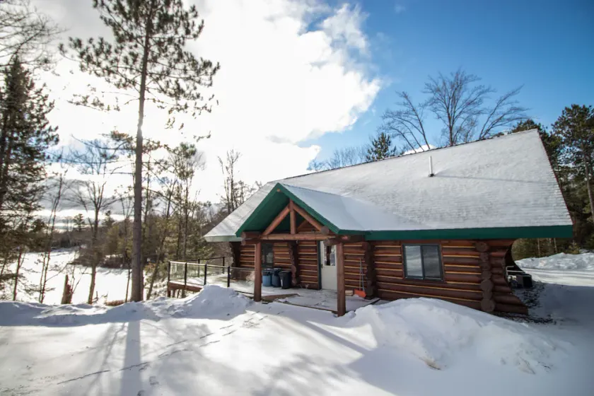 Motorschlittenfahrer & Skifahrer Volles skandinavisches Blockhaus am privaten See - Image 1