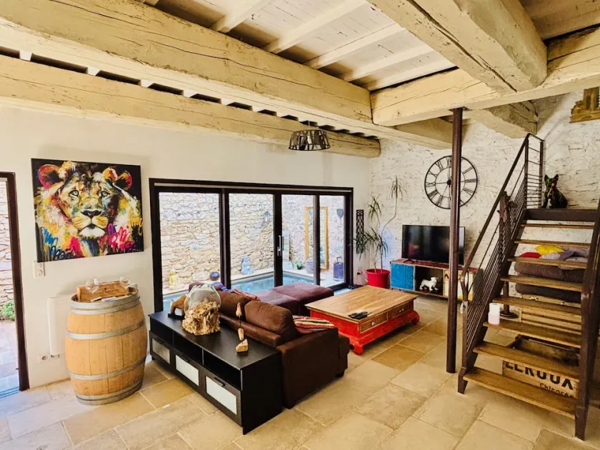 Olonzac Escape Pool & Charm - Image 1
