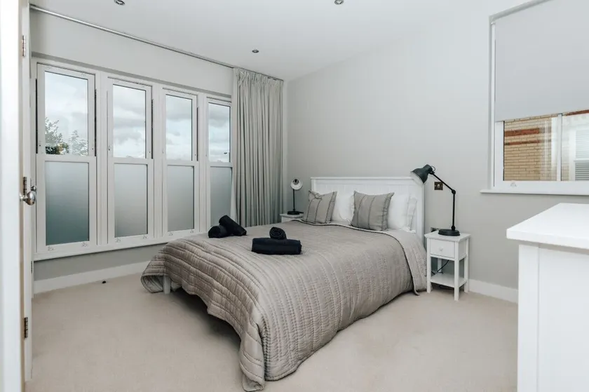 Blue Heron - 2 Bedroom Apt with 2 parking spaces - Image 1