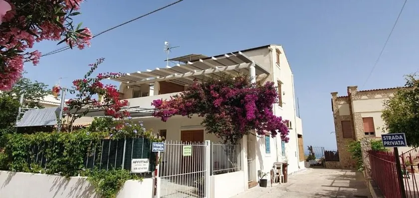 Casa de vacaciones 'Appartamento Bouganville' con terraza privada y Wi-Fi - Image 1