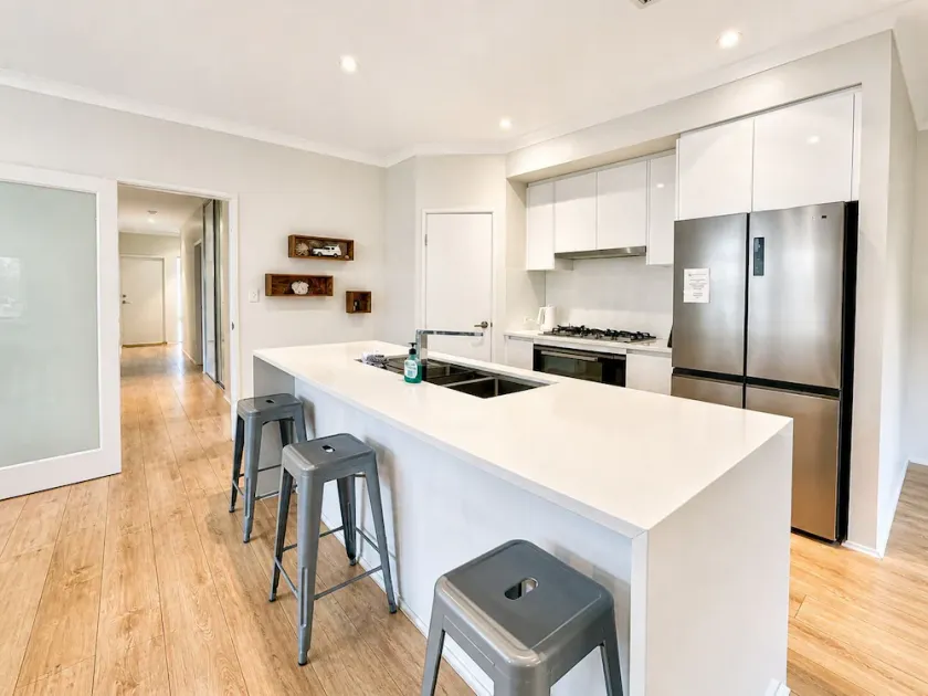 Dunsborough in Bloom at Contemporary Cove - Image 1