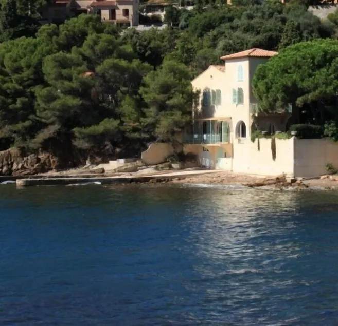 Rare casa Waterfront Excepcional - Image 1