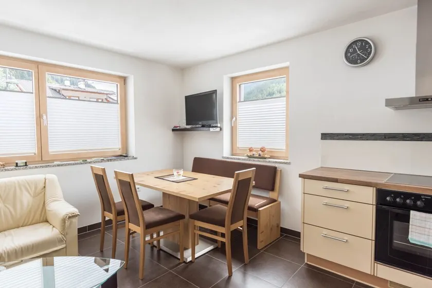 Modern Apartment \"Reider\" with Mountain View, Wi-Fi, Balcony & Sauna - Image 1