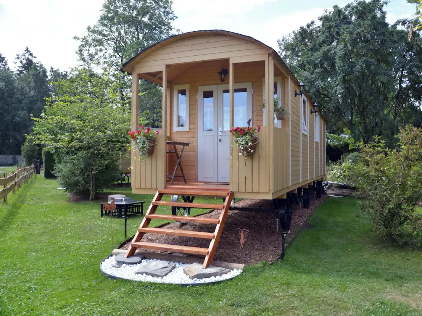 Gîte insolite ''La Bengali''. A trailer in the heart of nature. - Image 1