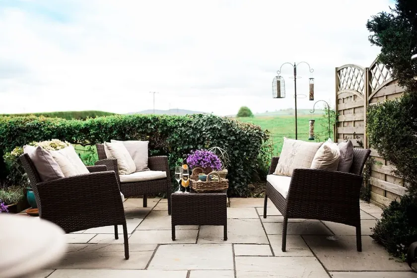 Woodend cottage. Stylish idyllic getaway. - Image 1