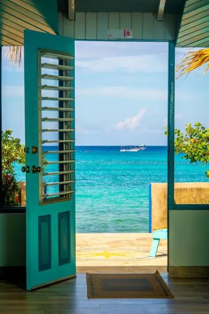 Bahia - charming seaside cottage, wooden loft and shutters, garden, staff - Image 1