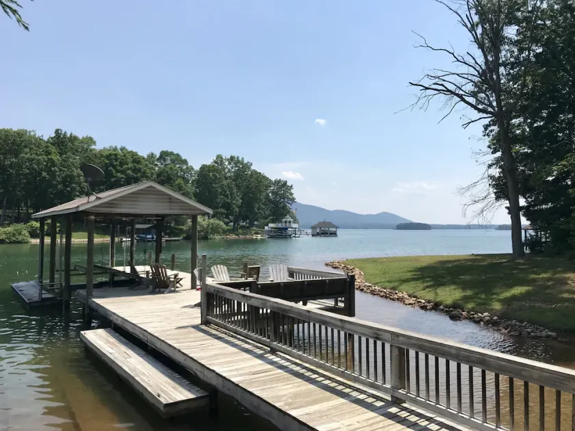 SEE LEBEN AM BESTEN. Gemütliches Ferienhaus mit weitem Blick auf das Wasser und die Berge. - Image 1