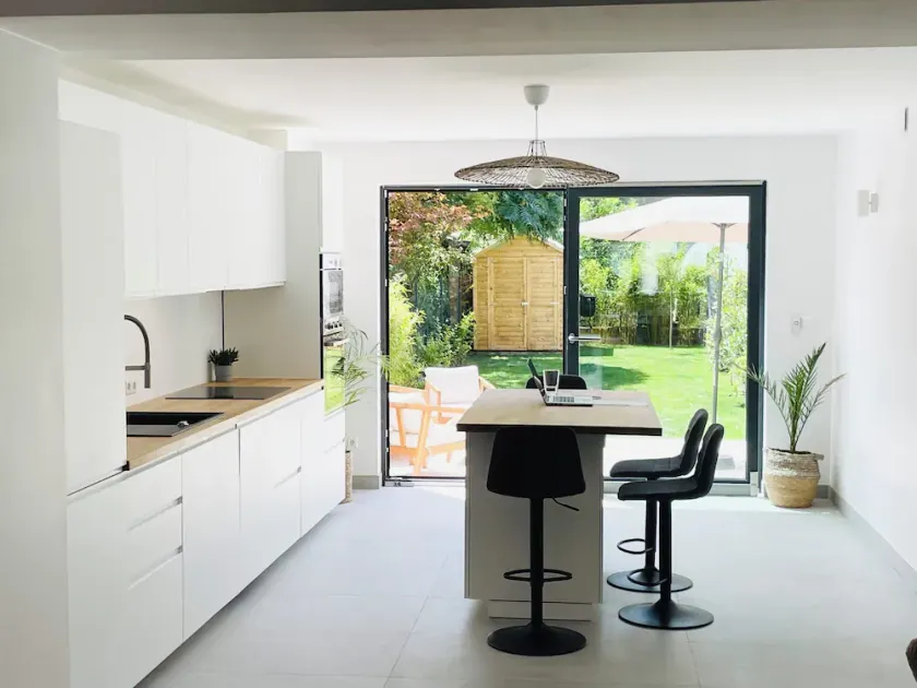 Modern townhouse - Private Garden - Image 1