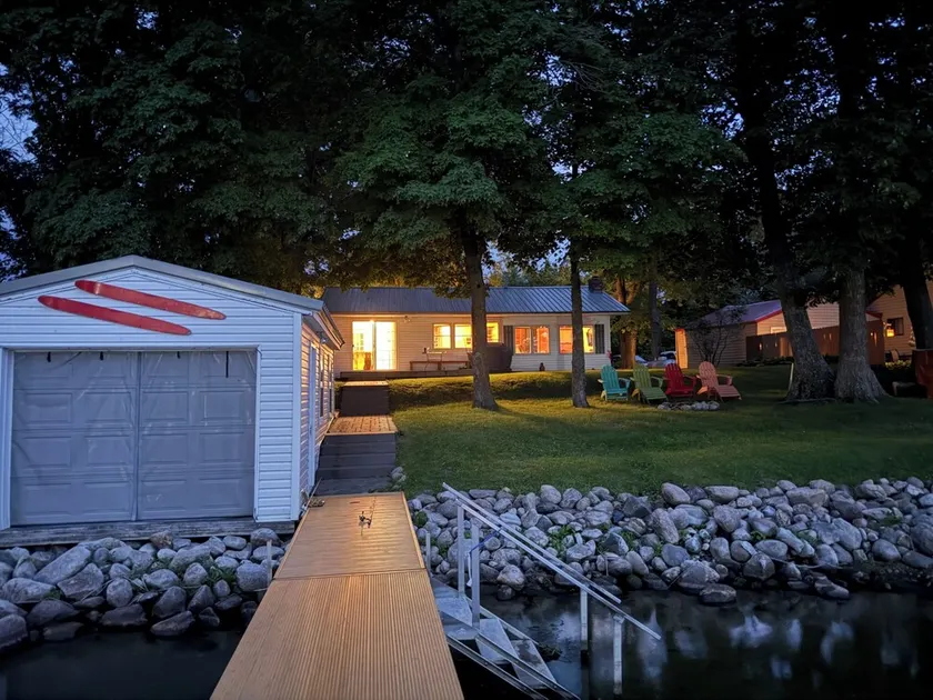 Fish Hook Cabin-Cozy cabin on Lake Osakis with sunsets, fishing & nature abound - Image 1