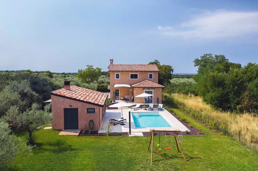 Villa Azur in Muntic - Image 1