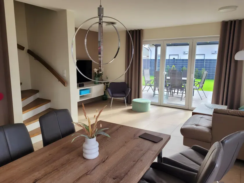 Modern, light-flooded DHH, centrally located on the North Sea, garden, wall box, WLAN - Image 1