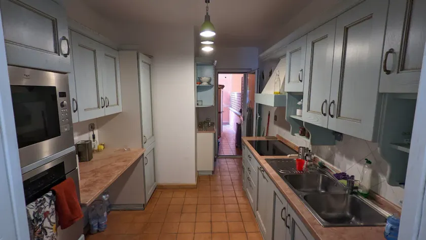 Lovely 3 bedroom with seaview and access to pool - Image 1