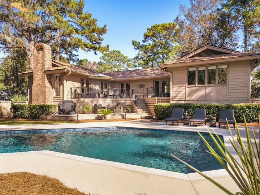 8 Heritage Road: A BESTNEST by Beverly Serral *Private Pool* and fenced yard - Image 1