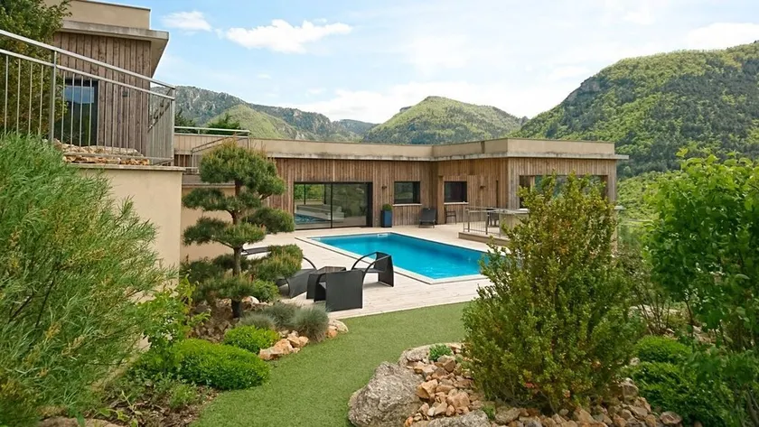 Dans La Nature - Four Bedroom Villa, Sleeps 8 - Image 1