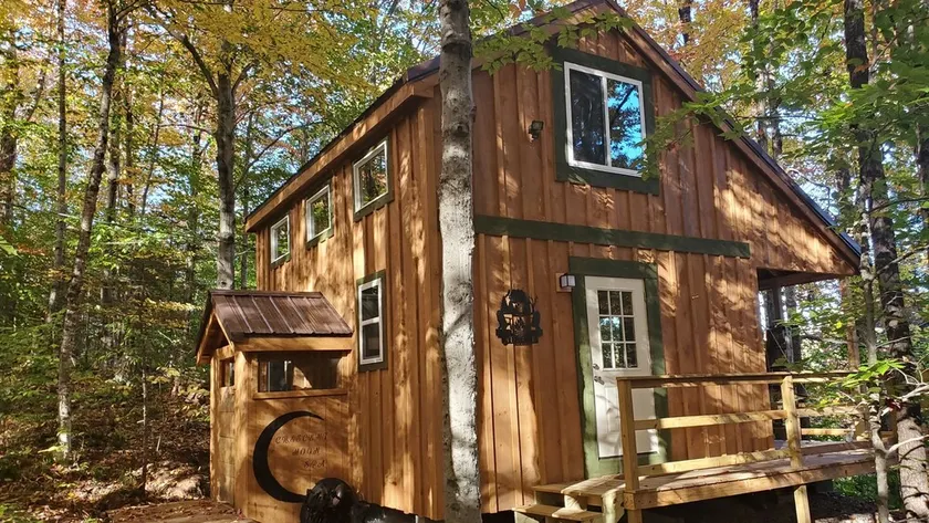 Private cabin on water nestled in  foothills of scenic Mt. Cardigan - Image 1
