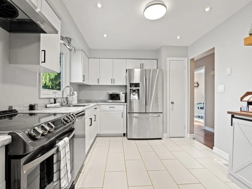 Henley House | 8 ppl | Patio & Firetable | Near Rowing, Brock, Beach, NHS - Image 1
