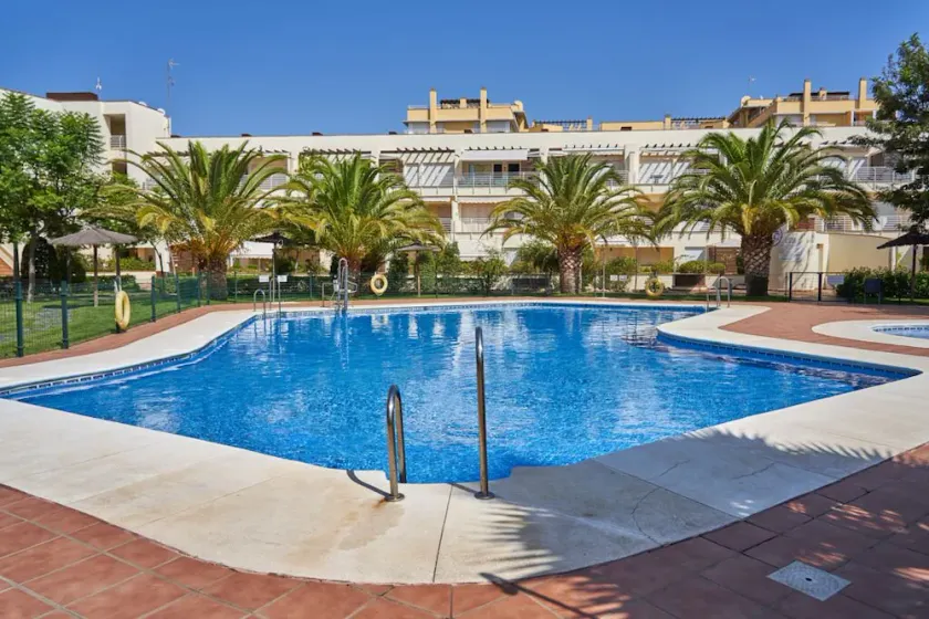 Appartement en bord de mer, avec piscine et zones urbaines. Zarati - Image 1